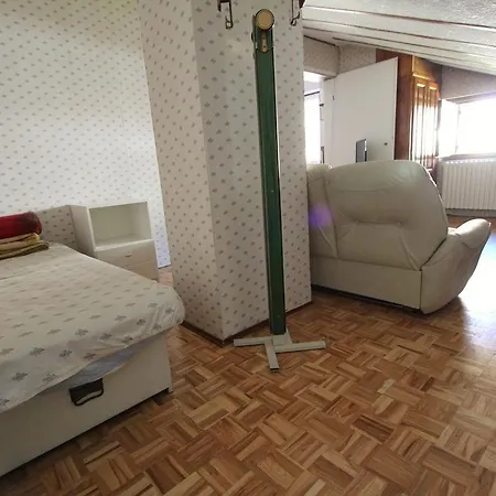 Apartment Hostdomus - Bi Level *